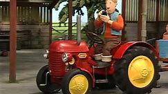 Czerwony traktor Wichura...