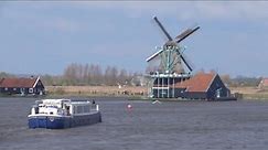 Experience the Charm of Zaanse Schans: Journey Through Time Amidst Windmills & Traditional Wonders