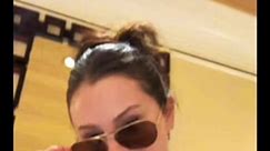 Selena Gomez wearing sunglasses 😎 😅 @Selena Gomez usando gafas de sol 😎 #selenagomez #fans #sunglasses #gafas #sol