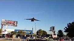 USAF C-5 Galaxy landing at LAX