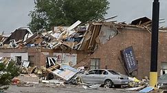 2 dead, 29 hurt as tornado destroys hotel, trailer park in El Reno, Oklahoma, in 4 minutes