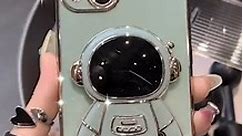 Astronaut phone case