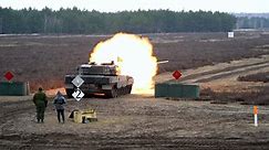 Watch Ukrainian soldiers learn to use Leopard 2 tanks