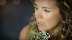 Lucie Vondráčková - V Trávě (Official Music Video)