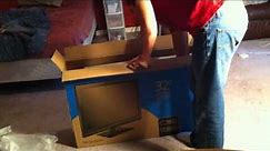 Dynex 32" 720p LCD TV Unboxing!