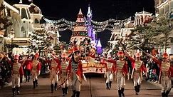 🎄Disney's Christmas Parade by NIGHT at Disneyland Paris