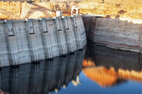 Glen Canyon Dam Water Crisis: Urgent Decisions Ahead - Circle of Blue