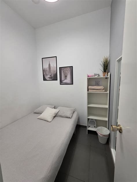 Room, double Mont Juic - Flats for Rent in Barcelona, Catalunya, Spain ...