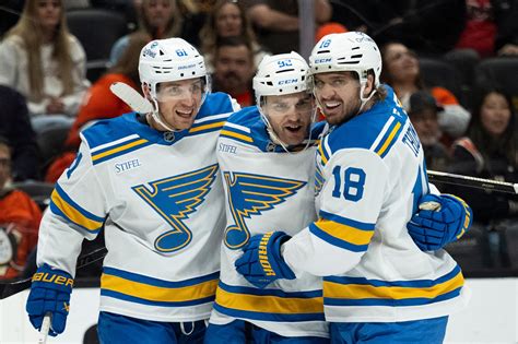 Joel Hofer makes 22 saves for 5th shutout of the season, Blues beat ...