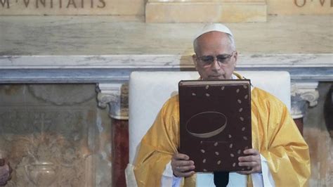 Pope emphasizes peace amid ongoing criticism from Trump