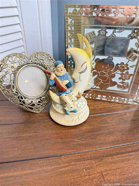 Rosenthal Netter Japan porcelain music figurine, brass-tone heart frame ...