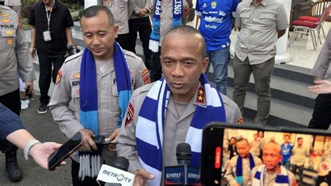 Kapolda Jabar Ajak Bobotoh Rayakan Kemenangan Persib dengan Tertib ...