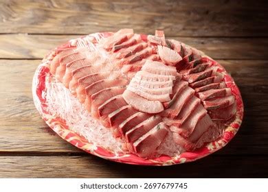 Yellowtail sashimi: 4,221개가 넘는 로열티 프리 라이선스 대상 스톡 사진 | Shutterstock