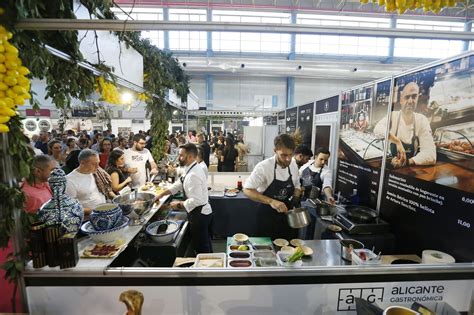Alicante Gastronómica acerca la alta cocina con tapas a precios