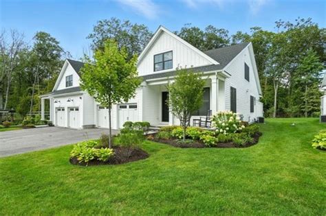 Homes for Sale with a Garage in Boxborough, MA | Realtor.com®