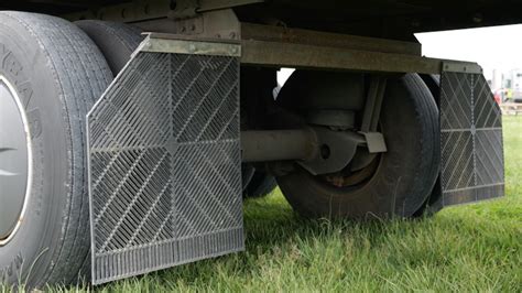 Close look: How Trucker of the Year hits 10.5 mpg with '19 Freightliner ...