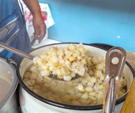 Ecuadorian Food: 25 Traditional Dishes to Try