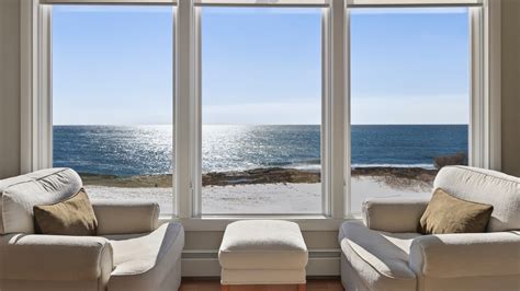 This Classic New England-Style Cottage in Maine Has 200 Feet of ...