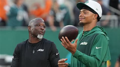 Who will be the Jets' starting quarterback in 2026? A list of options
