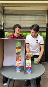 Guessing the color of cereal pieces