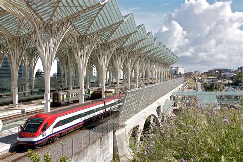 Lisbon to Porto: The Best Way to Get There (With Prices)