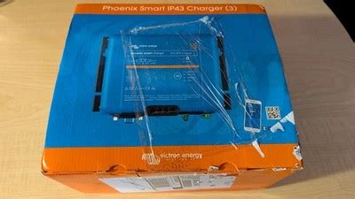 Victron Smart IP43 Charger 12 Volt-50 Amp-3 Outlets (12/50/3) - New in ...