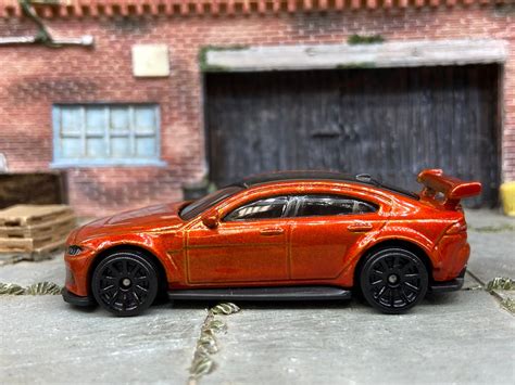 Muncle Mikes Loose Hot Wheels - Jaguar XE SV Project 8 - Orange - Shop