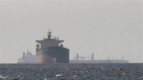 Essential supplies running low on ships stranded in Gulf: DG Shipping