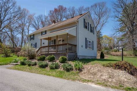 Homes for Sale in Atkinson, NH with a Granite Kitchen | Realtor.com®