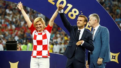 Ejemplo de deportividad de la presidenta de Croacia con Macron