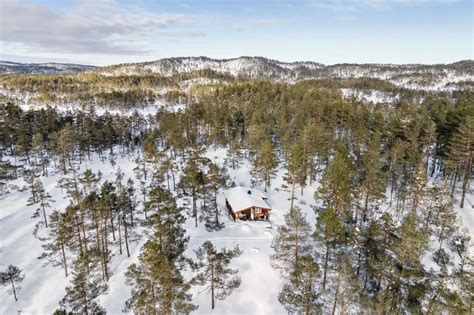 1970s Two-Bedroom Cabin with Terrace in Scenic Vennesla, Norway - Residaro