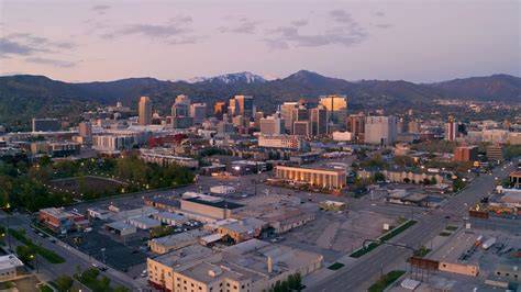 Salt Lake City: Drone views of Utah's tourism capital - capital city of yaman