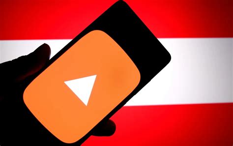 YouTube rolls out mobile side-by-side livestream ads with audio trade-off