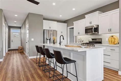 721 Margaret Ln NE, Isanti, MN 55040 [Updated 2/18]