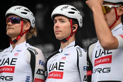 "It has been 4 long weeks, but we are back": Thibau Nys resumes training following a knee surgery