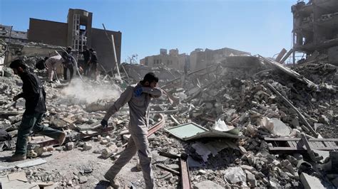 Israel steps up airstrikes in Tehran, as Iran widens its response ...