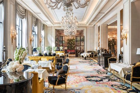 Travel | A Former Fashionista’s Guide to Shopping Paris