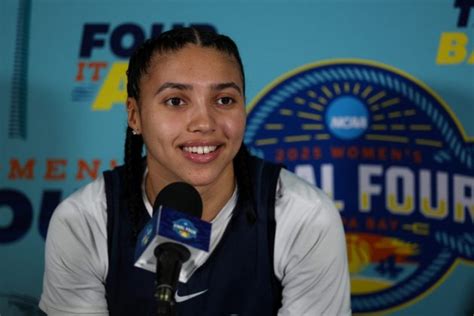 Kk Arnold Drops 1-Word Comment As UConn Star Azzi Fudd Makes Thrilling ...
