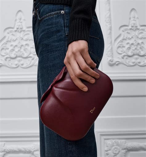 Bolso Dior Petit Dîner Piel de becerro flexible en rojo Hermitage | DIOR