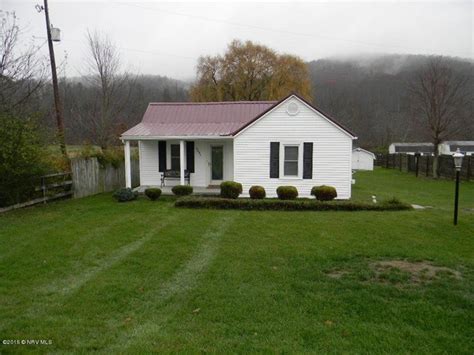 4893 Robinson Tract Rd, Pulaski, VA 24301 | Realtor.com®