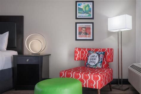 Boutique King Room for Adventure Seekers - Hotels for Rent in Austin ...