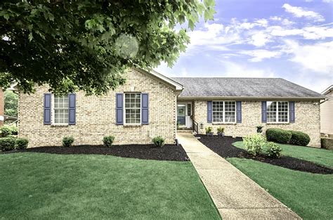 404 N Keene Way Dr, Nicholasville, KY 40356 | Realtor.com®