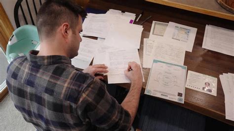 Changes in Canadian immigration law ease path to citizenship for Americans