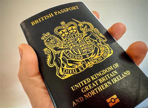 Dual citizen Brits have under two weeks to prepare for major UK ...