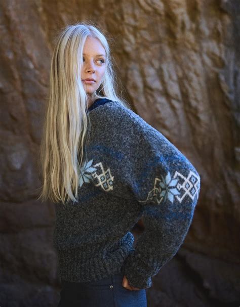 Off-shoulder jacquard jumper - Women | Bershka