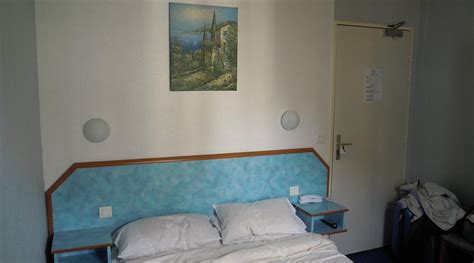 HÔTEL ROYAL MANSART (Paris) - Hotel Reviews, Photos, Rate Comparison ...