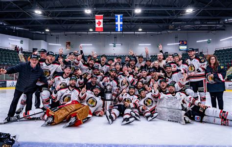 Les Éperviers sont champions dans un match interminable