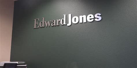 Edward Jones gives update on ongoing layoffs