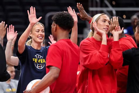 Fever blow 17-point lead, comeback behind Caitlin Clark's record ...