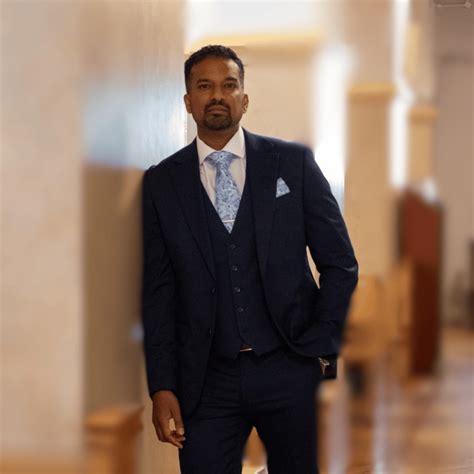 Arm Lift Scar Revision: Improving Surgical Outcomes | Roshan Vijayan